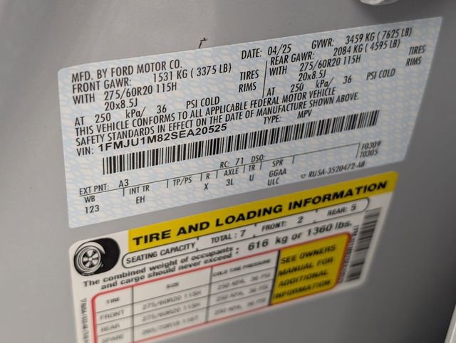 Used 2025 Ford Expedition Platinum image 39