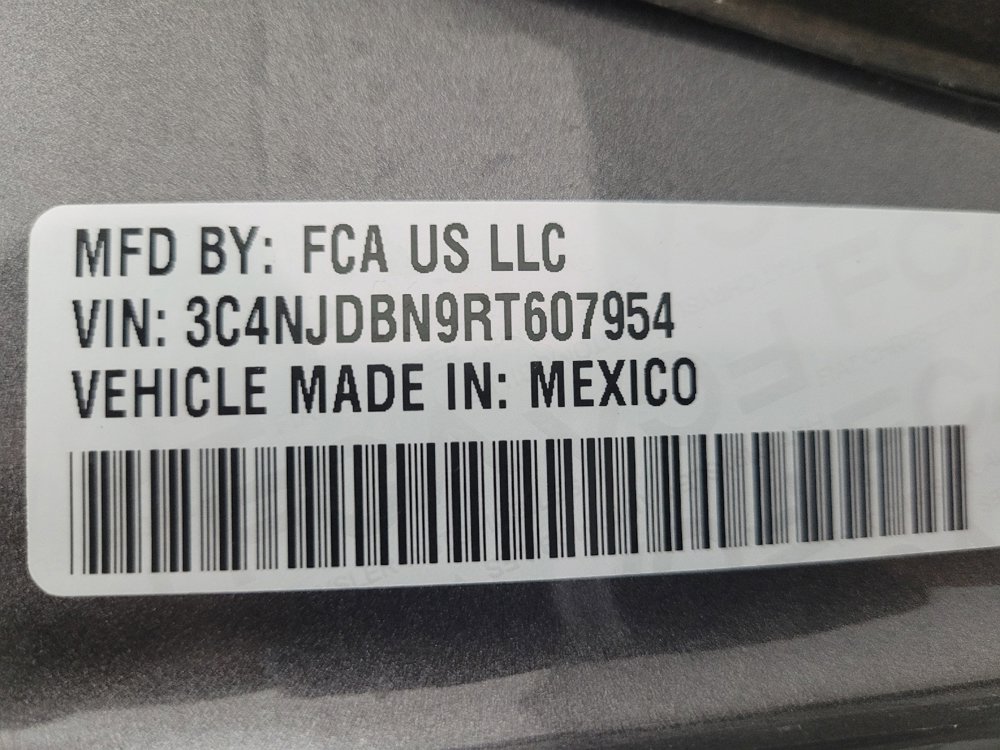 Used 2024 Jeep Compass Latitude image 33