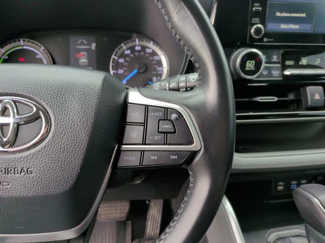 Used 2022 Toyota Highlander LE AWD/4WD image 18