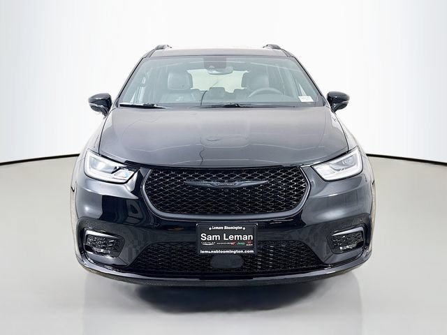 New 2026 Chrysler Pacifica Select w/ S Appearance Package FWD image 2