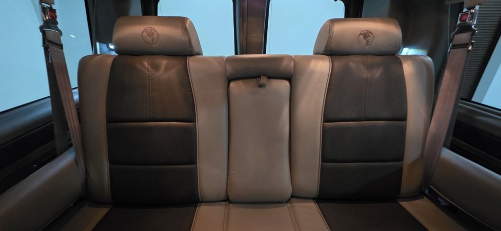 Used 2019 GMC Savana 2500 Extended w/ Enhanced Convenience Package image 18