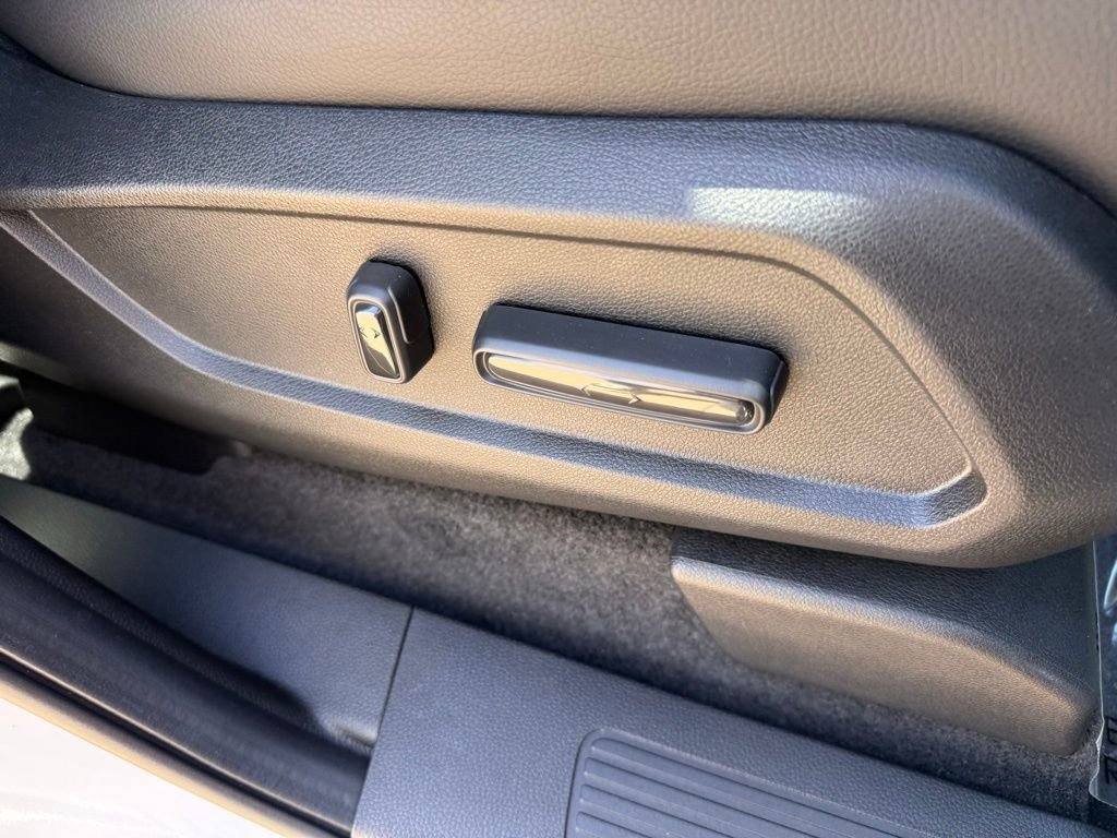 Used 2025 Honda Pilot Touring image 46