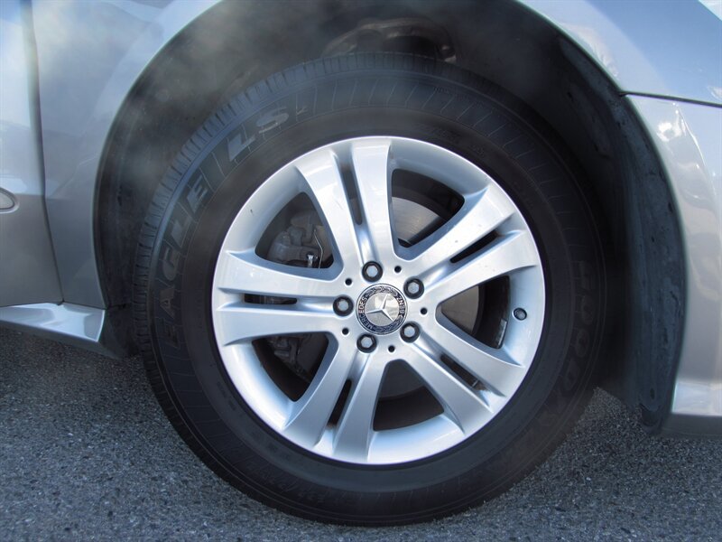 Used 2008 Mercedes-Benz R 350 4MATIC image 40