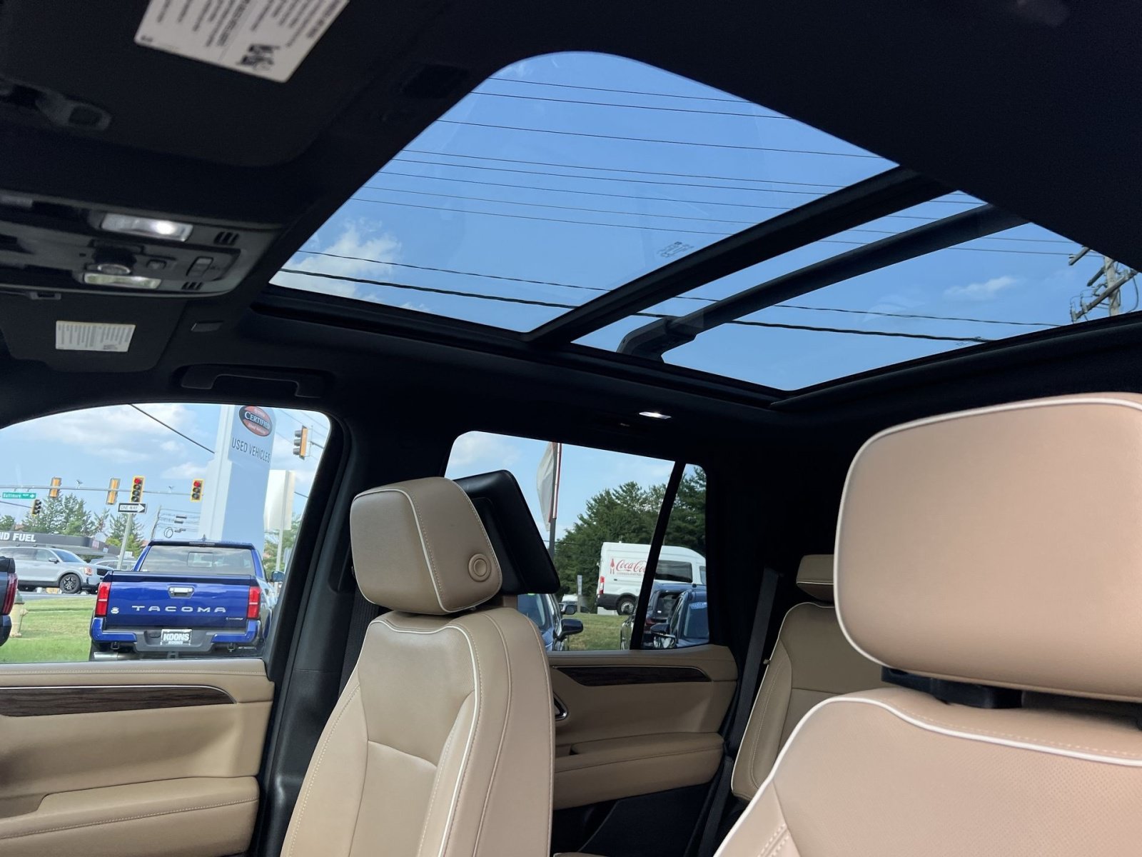 Used 2021 Chevrolet Tahoe Premier AWD/4WD image 24