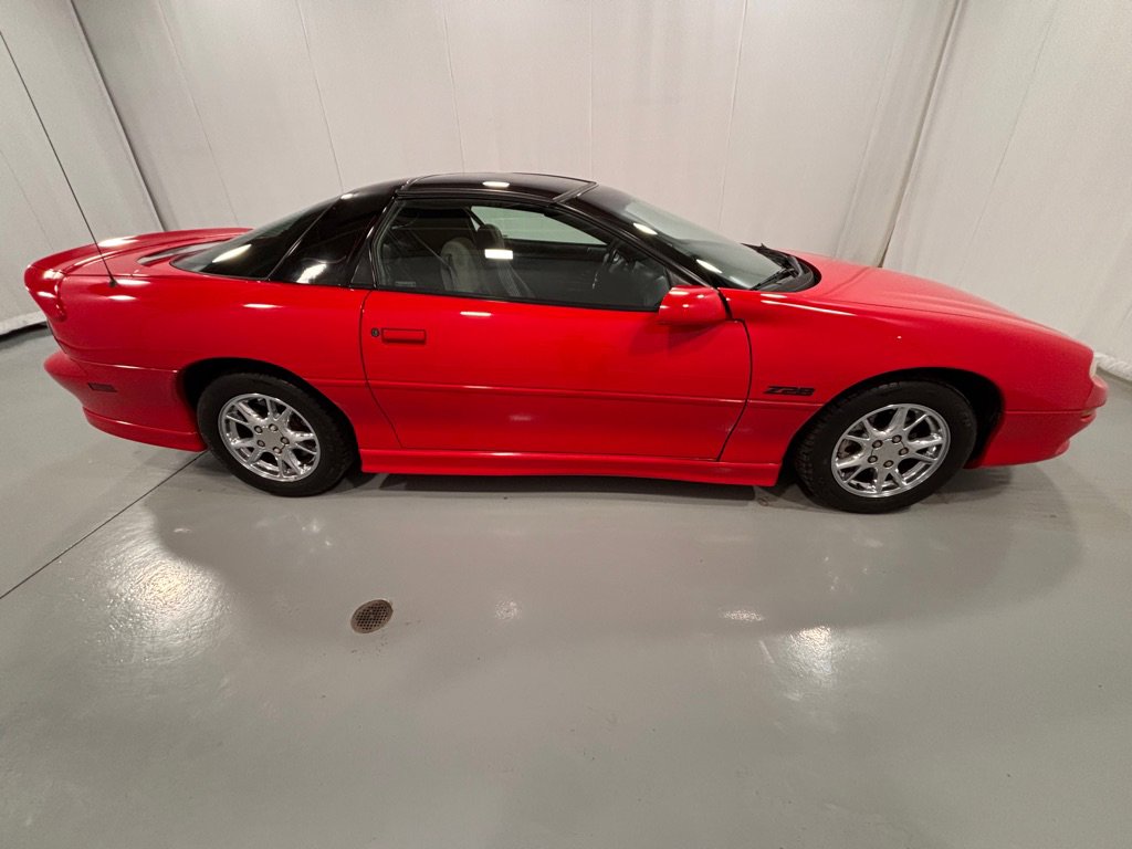 Used 2001 Chevrolet Camaro Z28 w/ Preferred Equipment Group 2 RWD image 4