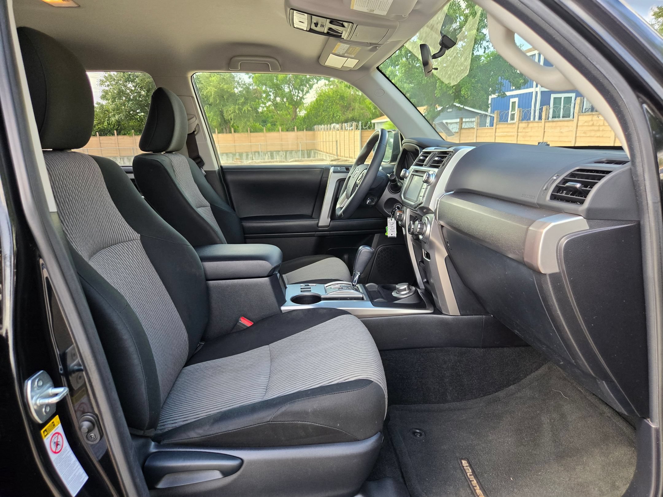 Used 2019 Toyota 4Runner SR5 AWD/4WD image 28