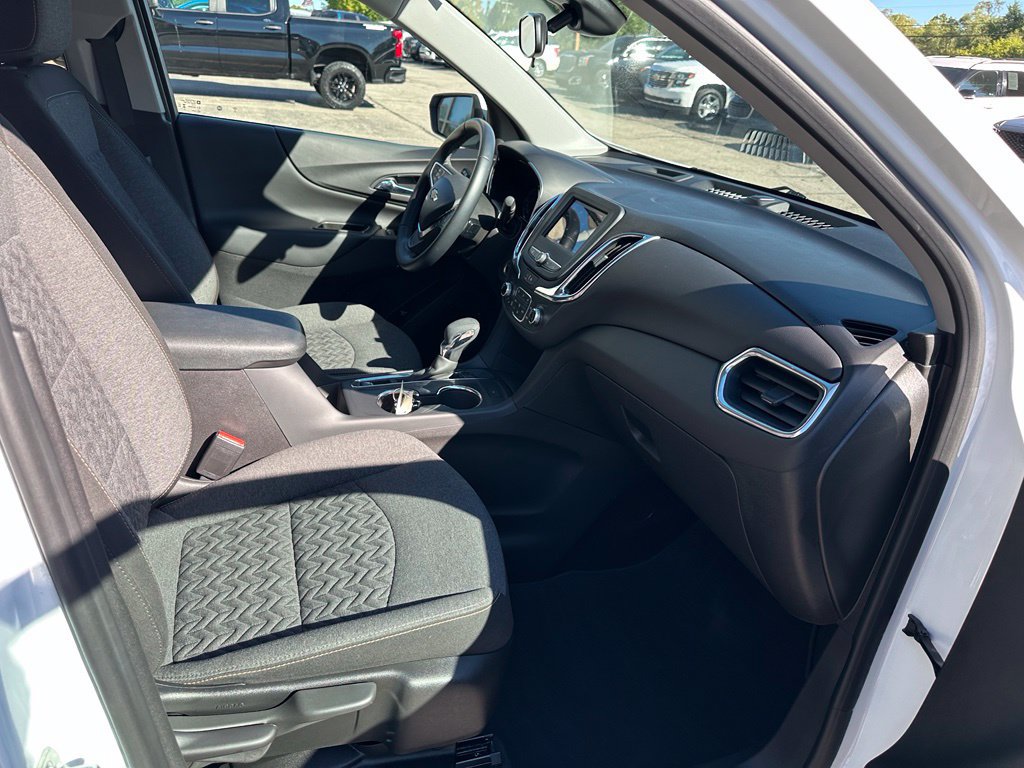 Used 2024 Chevrolet Equinox LT FWD image 29