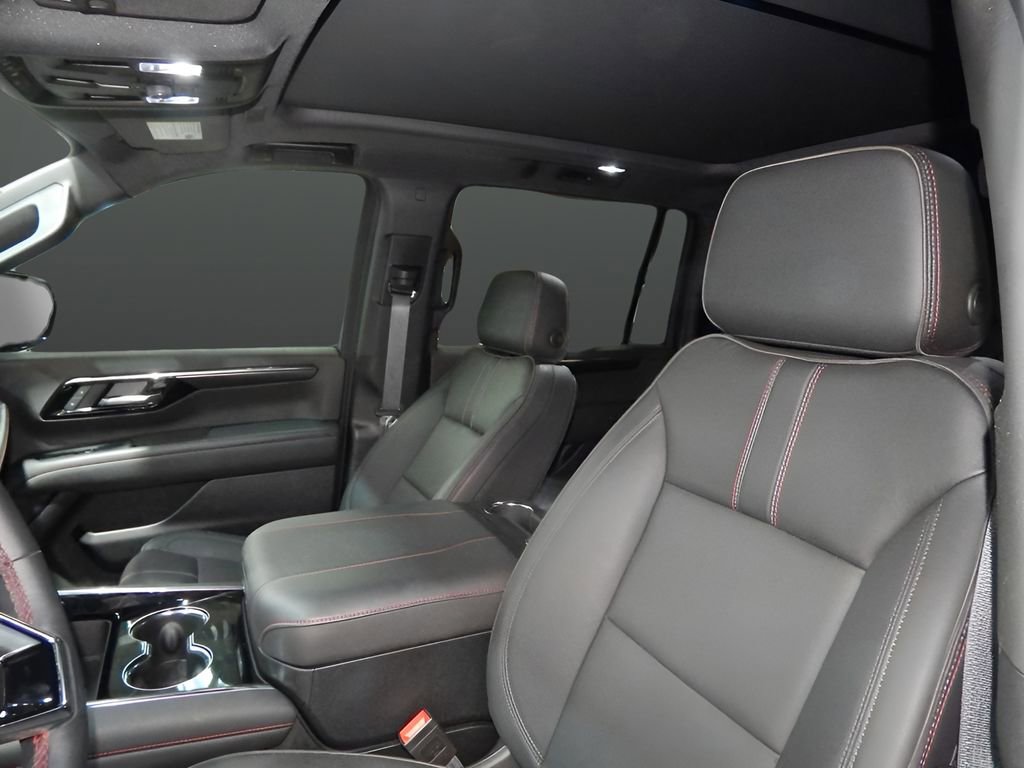 Used 2025 Chevrolet Suburban RST w/ RST Capability Package AWD/4WD image 14