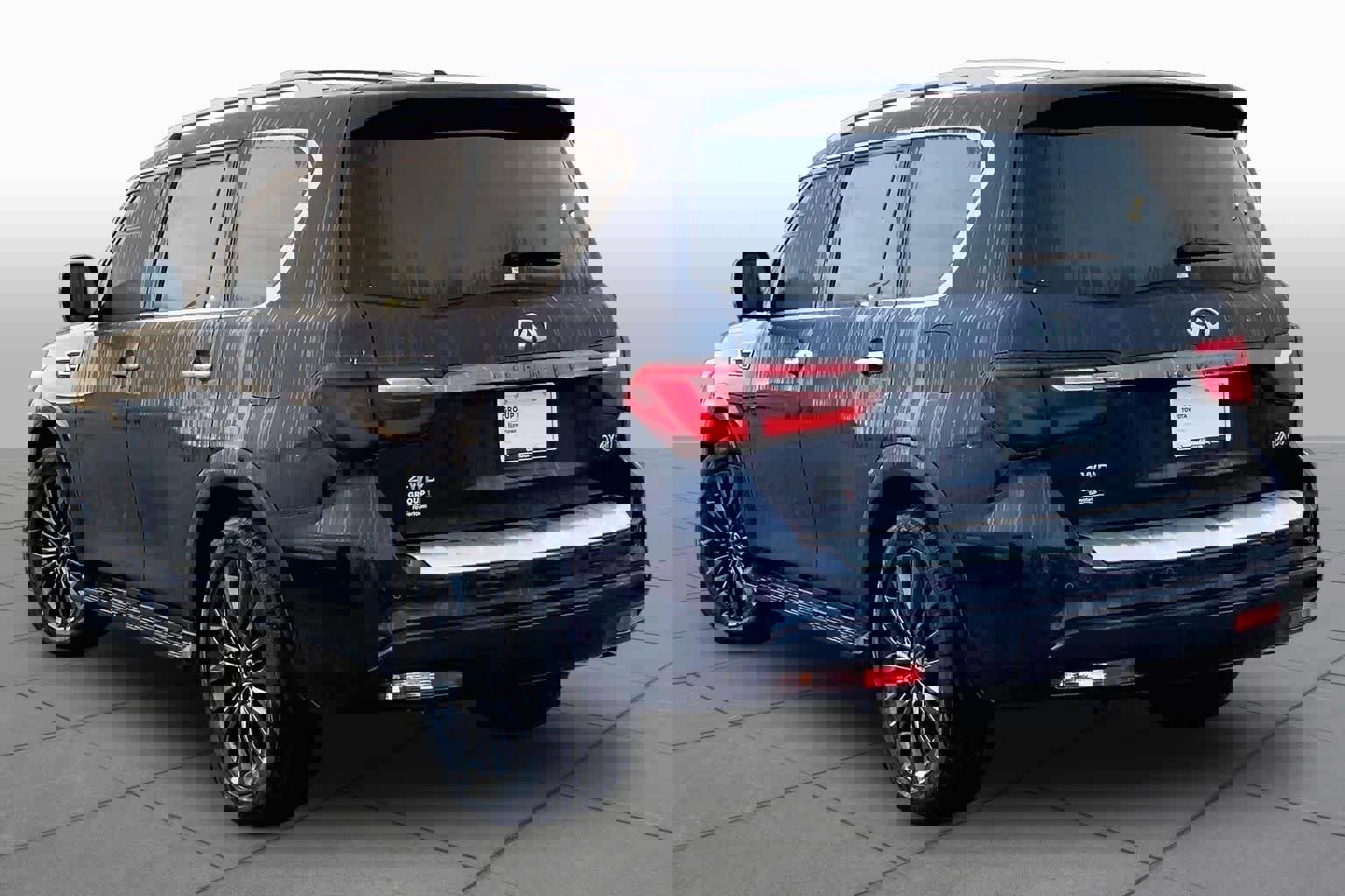 Used 2023 INFINITI QX80 Premium Select w/ Cargo Package image 12