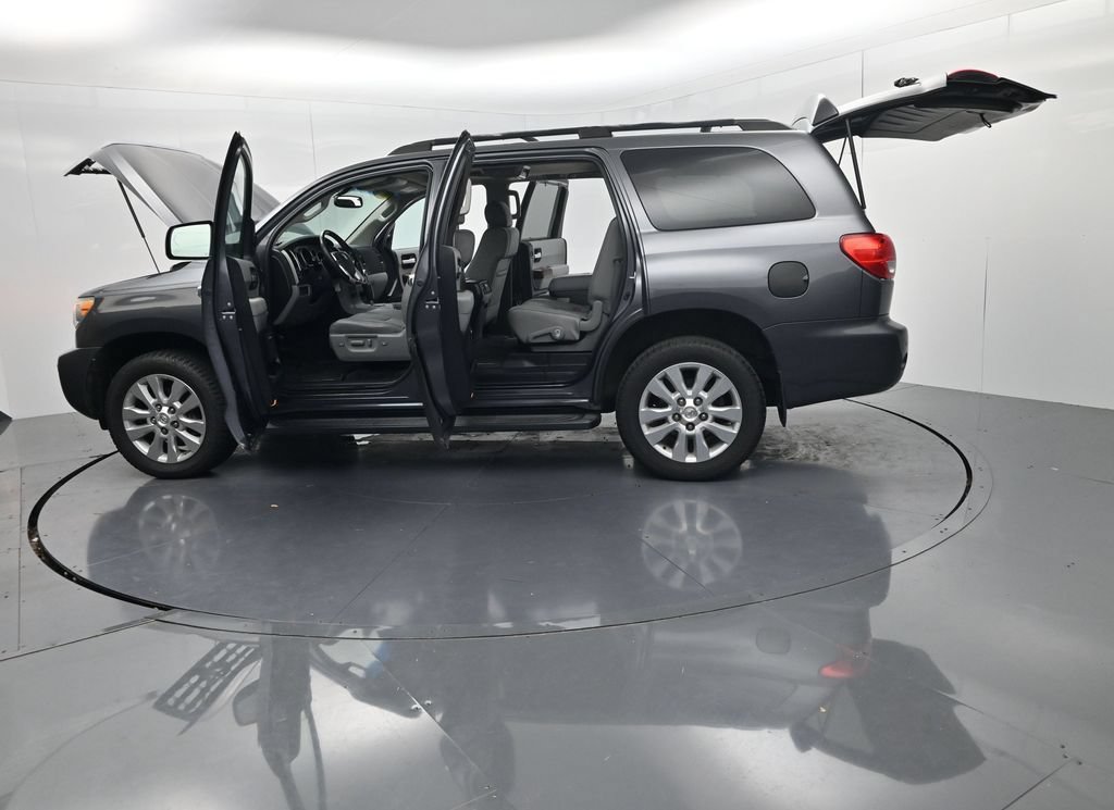 Used 2017 Toyota Sequoia Platinum AWD/4WD image 82