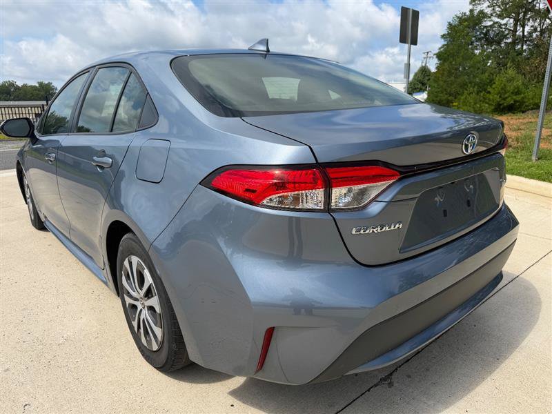 Used 2022 Toyota Corolla LE FWD image 5
