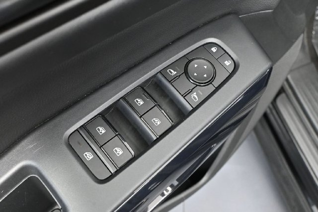 Used 2024 Nissan Pathfinder SV FWD image 15
