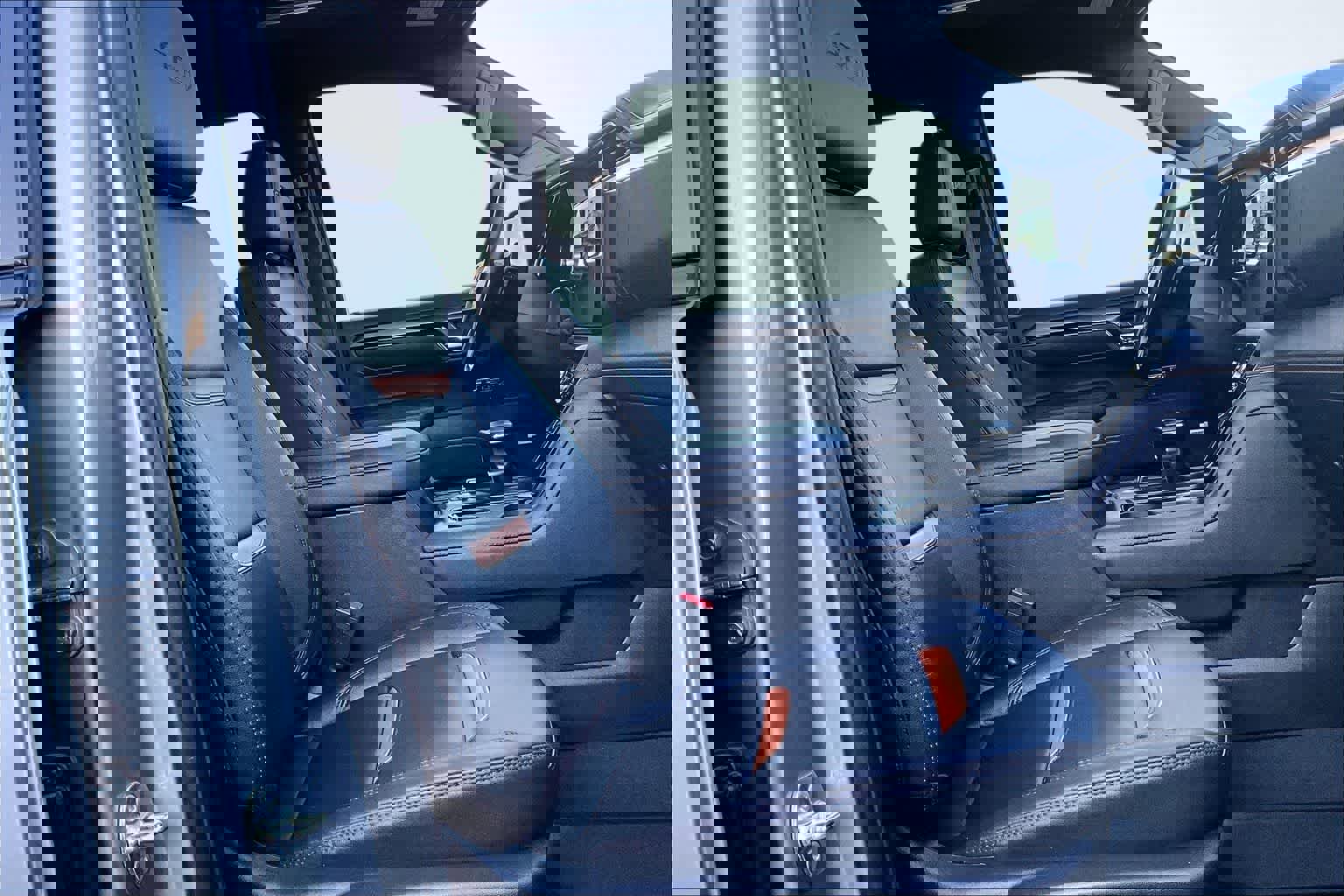 Used 2025 GMC Sierra 1500 AT4 w/ Technology Package image 14