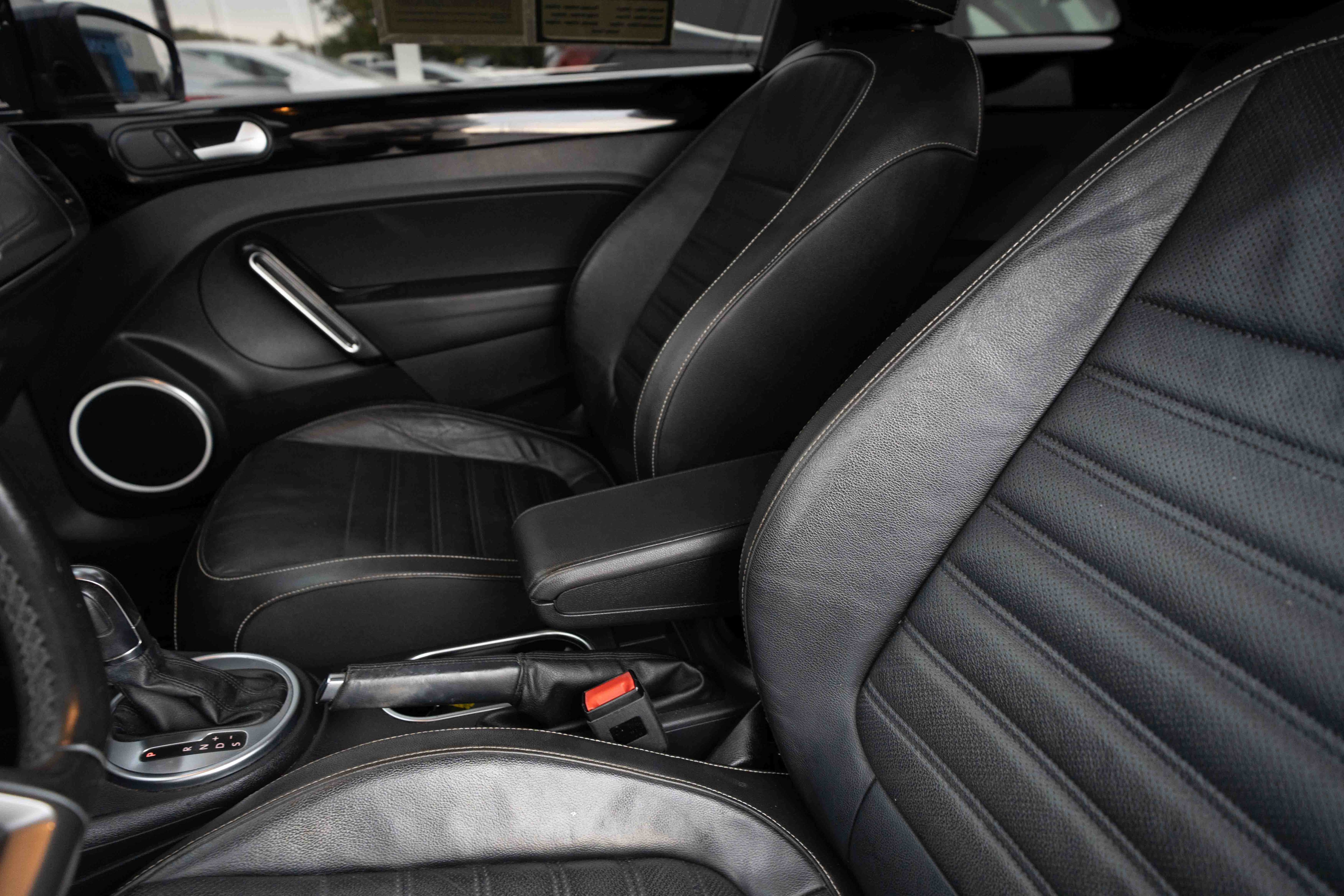 Used 2014 Volkswagen Beetle TDI FWD image 10