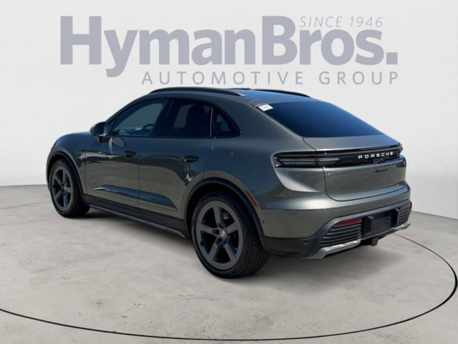 Used 2024 Porsche Macan 4 Electric w/ Premium Package AWD/4WD image 5