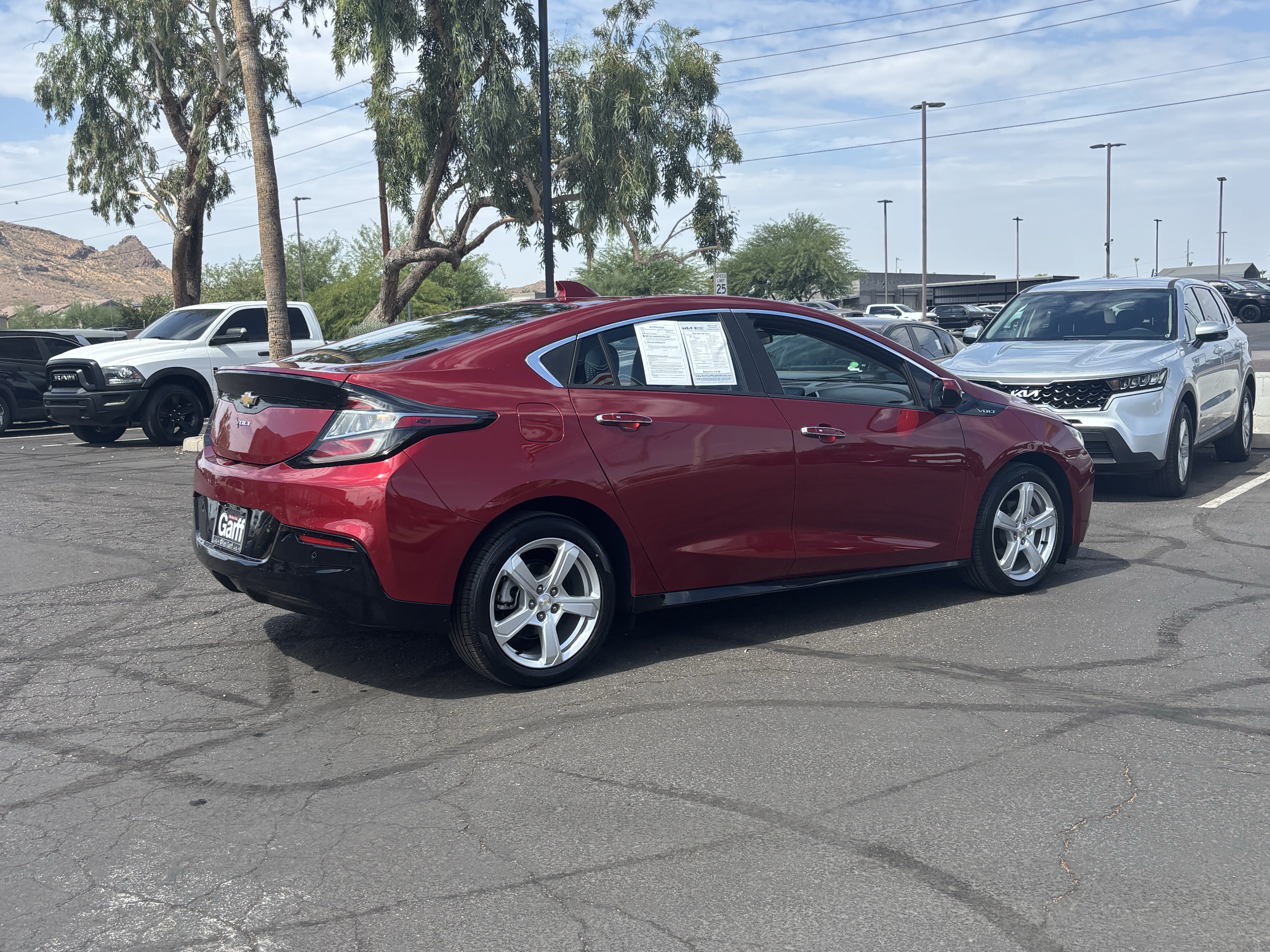 Used 2018 Chevrolet Volt LT w/ LT Driver Confidence Package FWD image 4