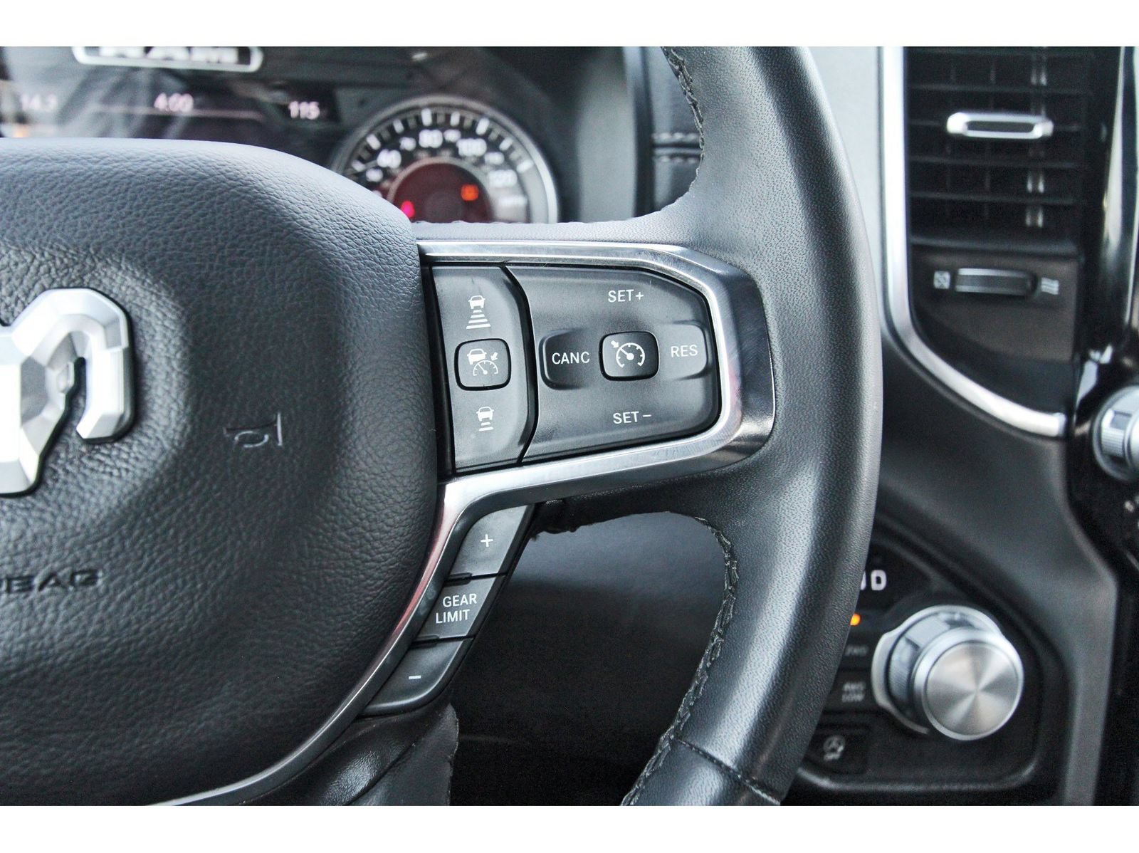 Used 2025 RAM 1500 Laramie AWD/4WD image 25