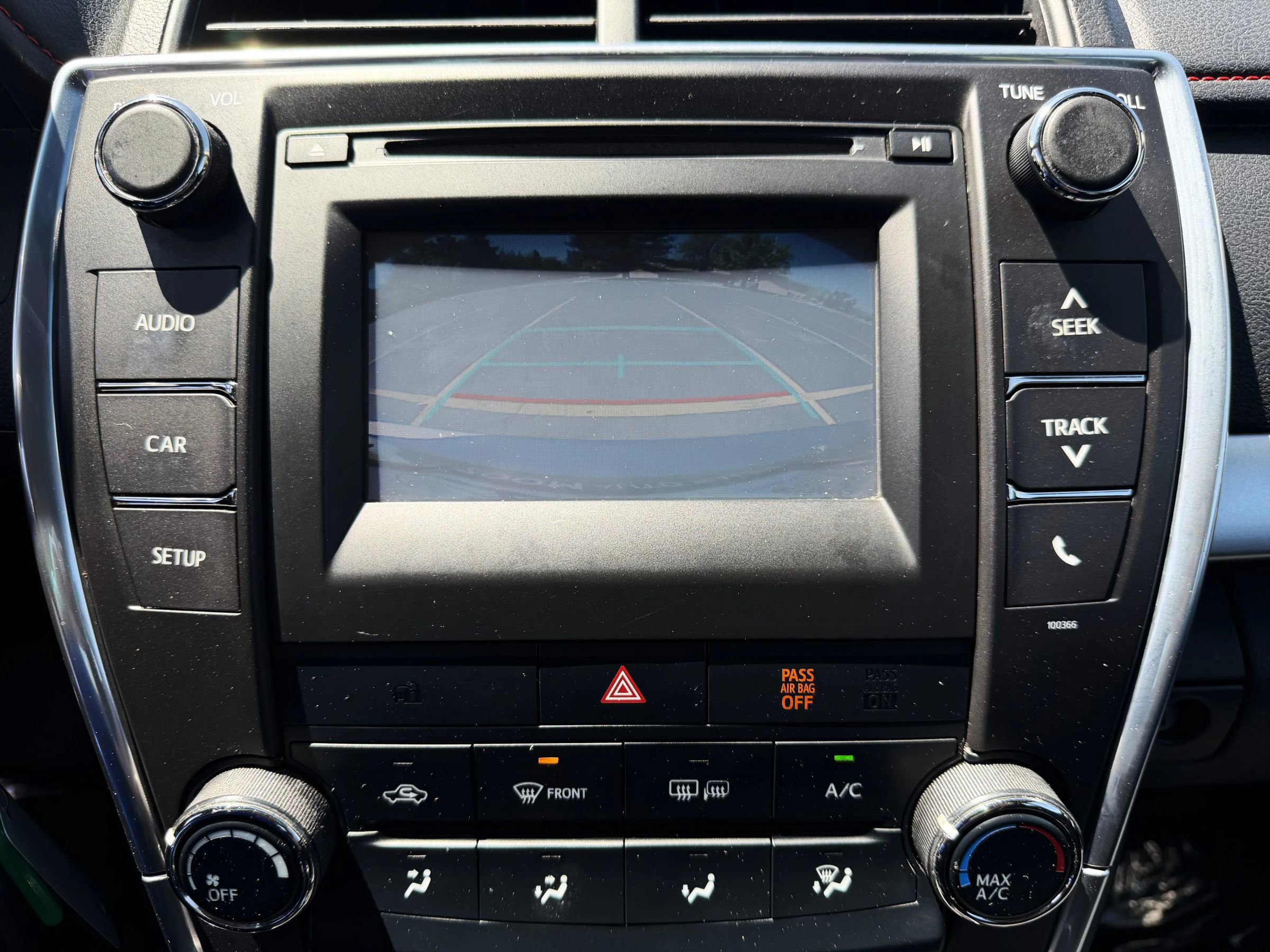 Used 2015 Toyota Camry SE FWD image 26