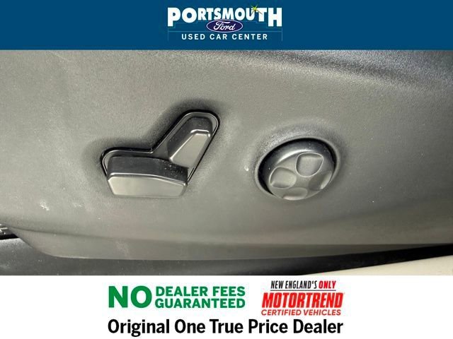 Used 2024 Chrysler Pacifica Touring-L image 24