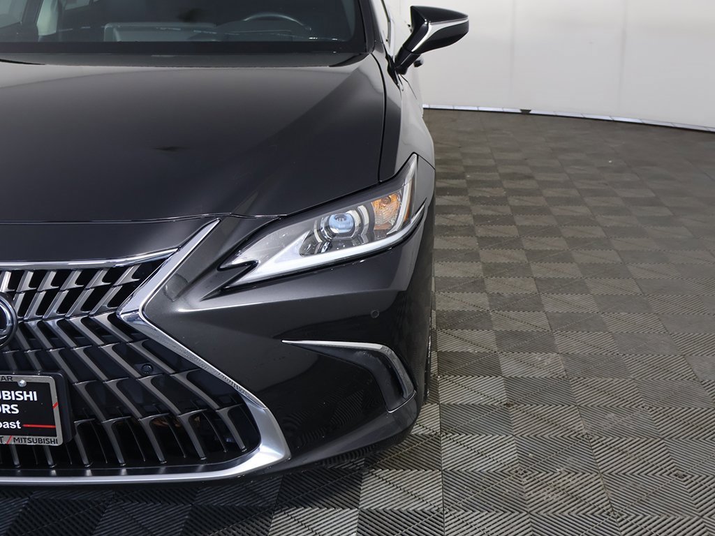 Used 2023 Lexus ES 350 Luxury w/ Accessory Package (Z2) image 15