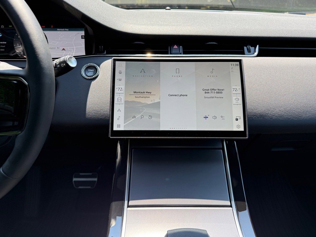 Used 2025 Land Rover Range Rover Evoque Dynamic SE image 25