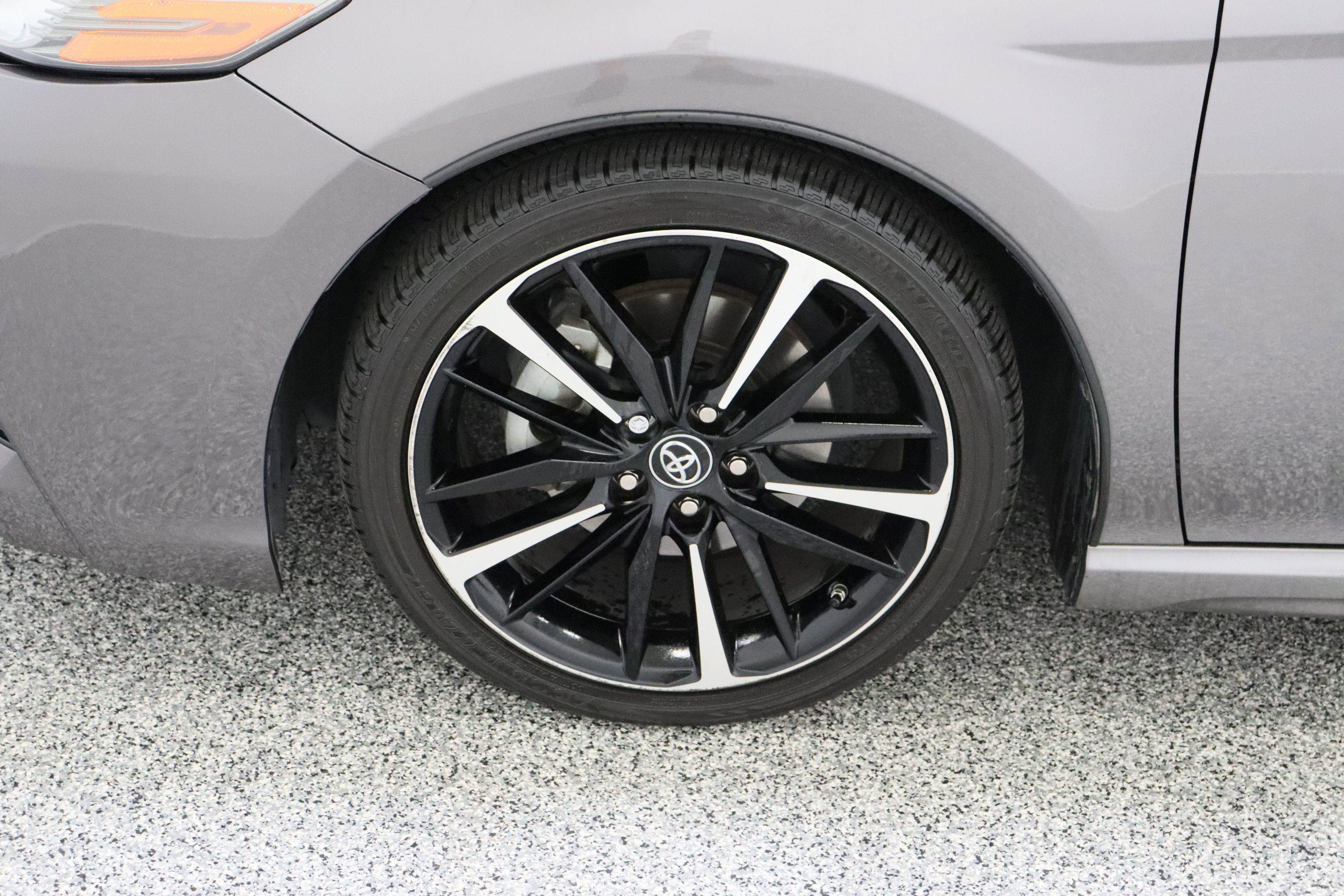 Used 2018 Toyota Camry XSE image 11