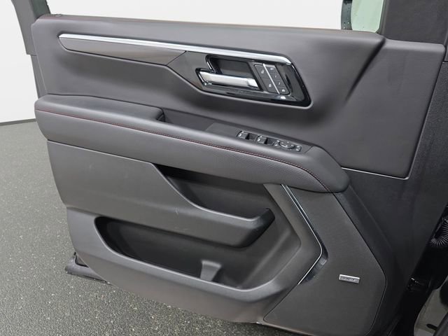 Used 2025 Chevrolet Suburban RST w/ Comfort Package AWD/4WD image 27