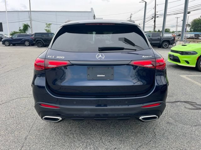 Used 2023 Mercedes-Benz GLC 300 4MATIC image 4