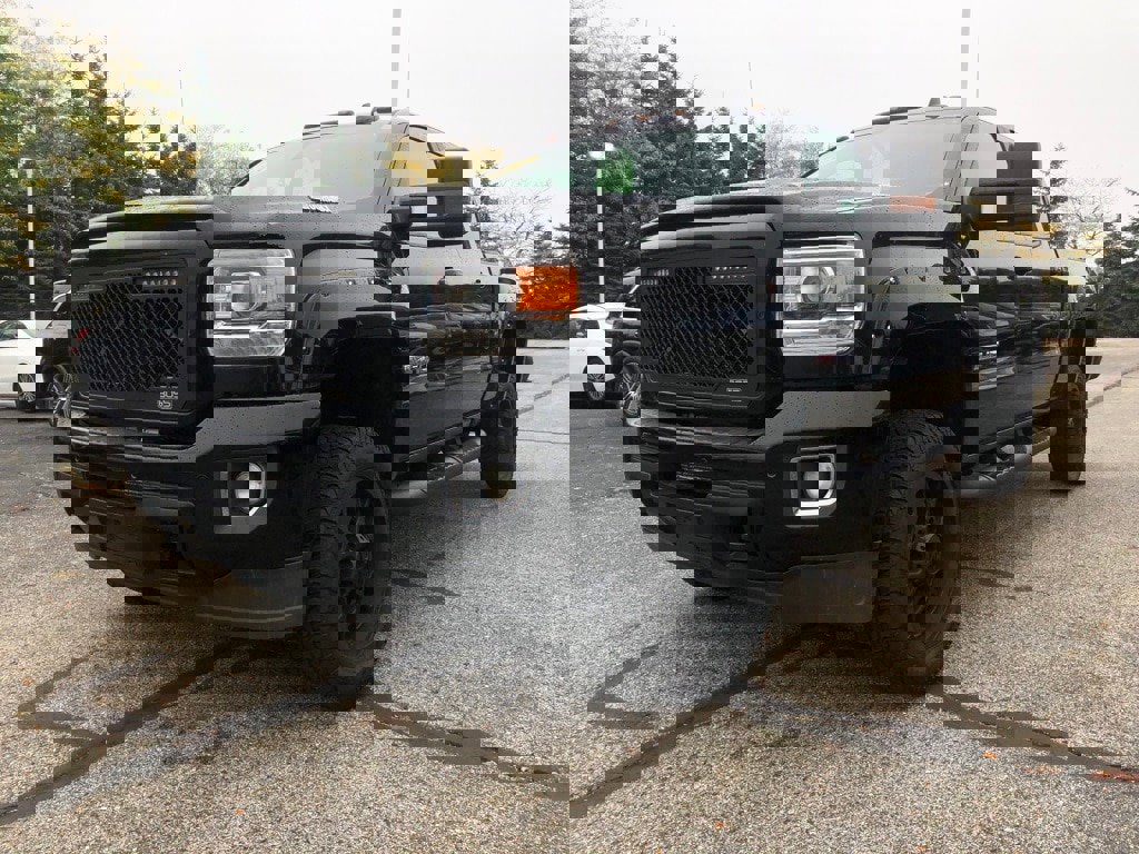 Used 2018 GMC Sierra 2500 SLT w/ Duramax Plus Package image 3