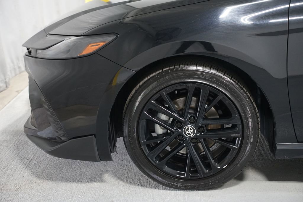 Certified 2025 Toyota Camry SE image 5