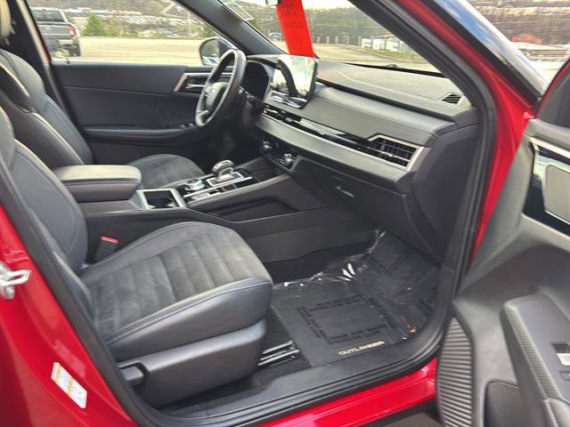 Used 2023 Mitsubishi Outlander SE Black Edition image 20