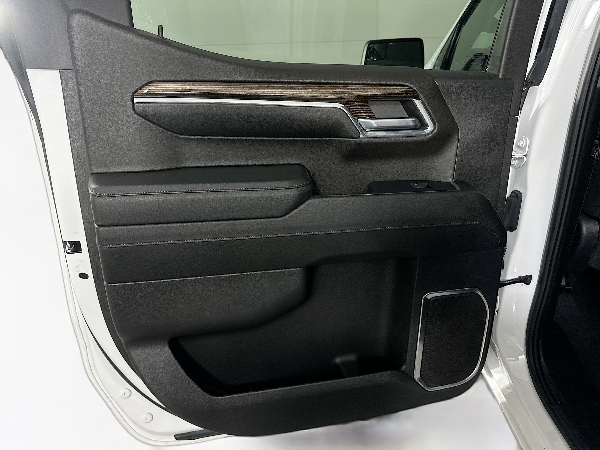 Used 2024 GMC Sierra 1500 Elevation image 24