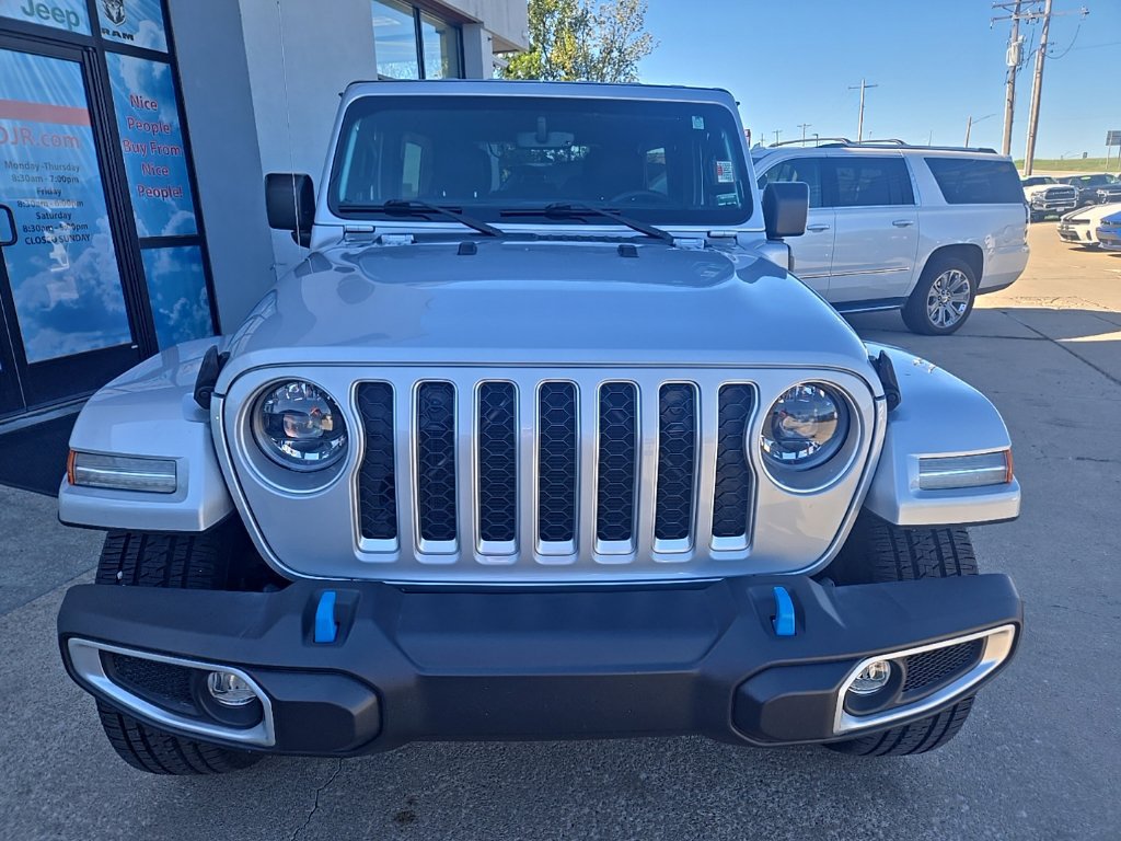 Used 2023 Jeep Wrangler Unlimited Sahara w/ Cold Weather Group AWD/4WD image 6