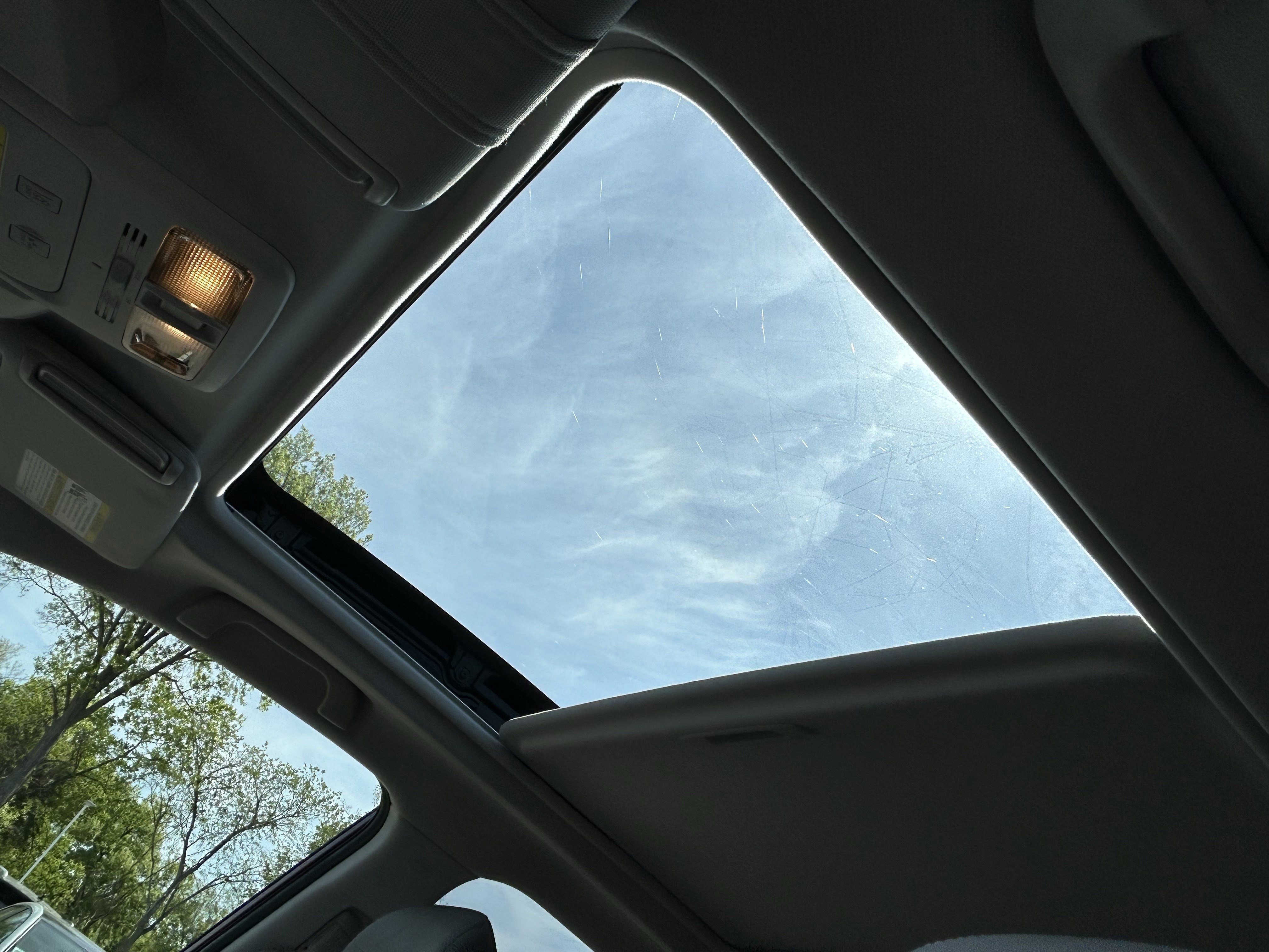 Used 2015 Subaru Forester 2.5i Touring w/ Eyesight & Navigation System AWD/4WD image 23