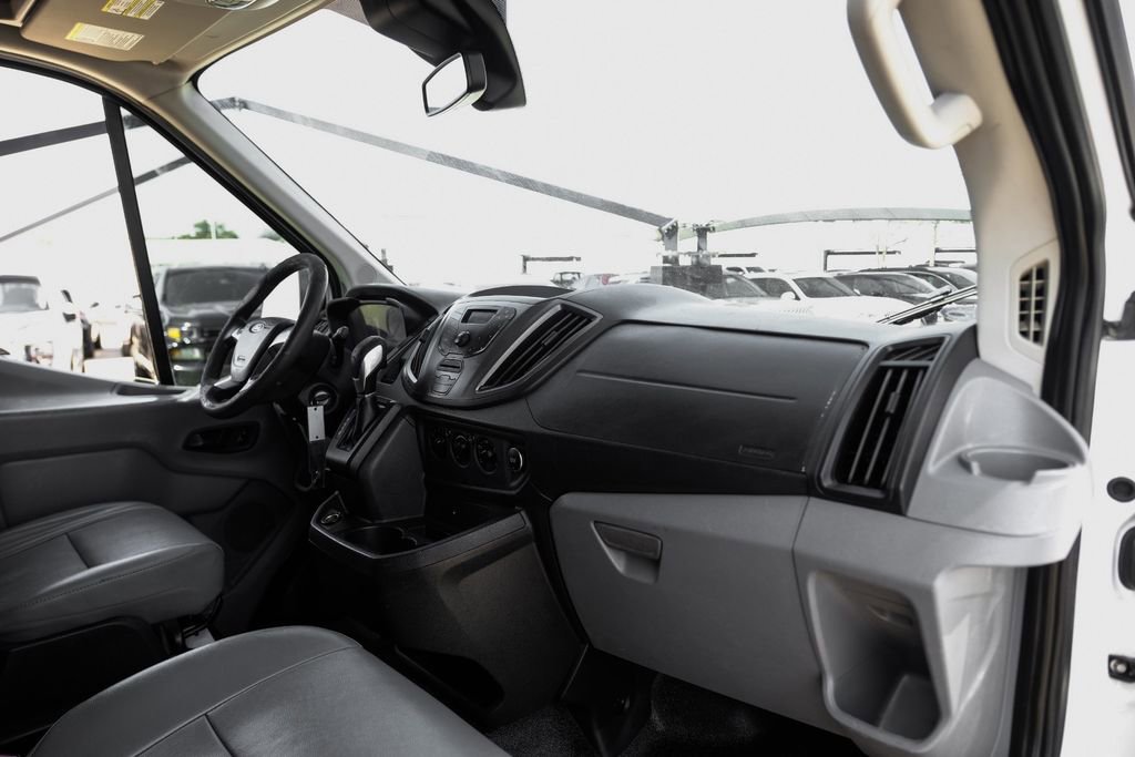 Used 2017 Ford Transit 350 XL image 9