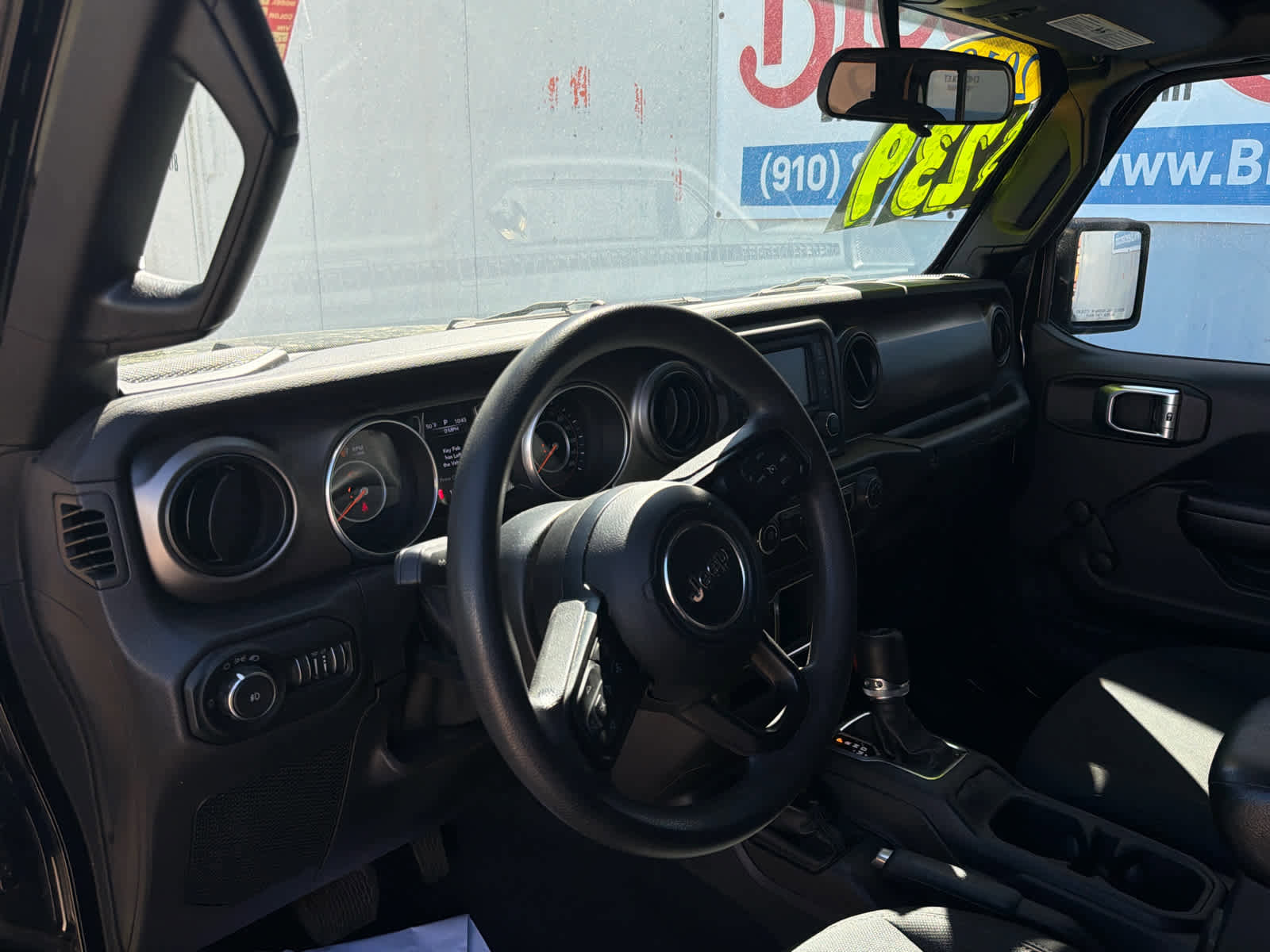 Used 2018 Jeep Wrangler Unlimited Sport image 21