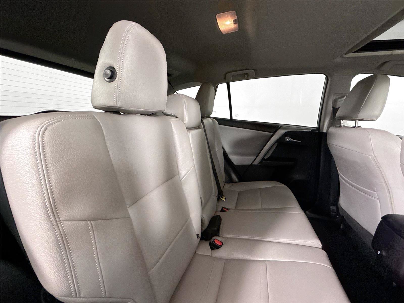 Used 2017 Toyota RAV4 XLE FWD image 39