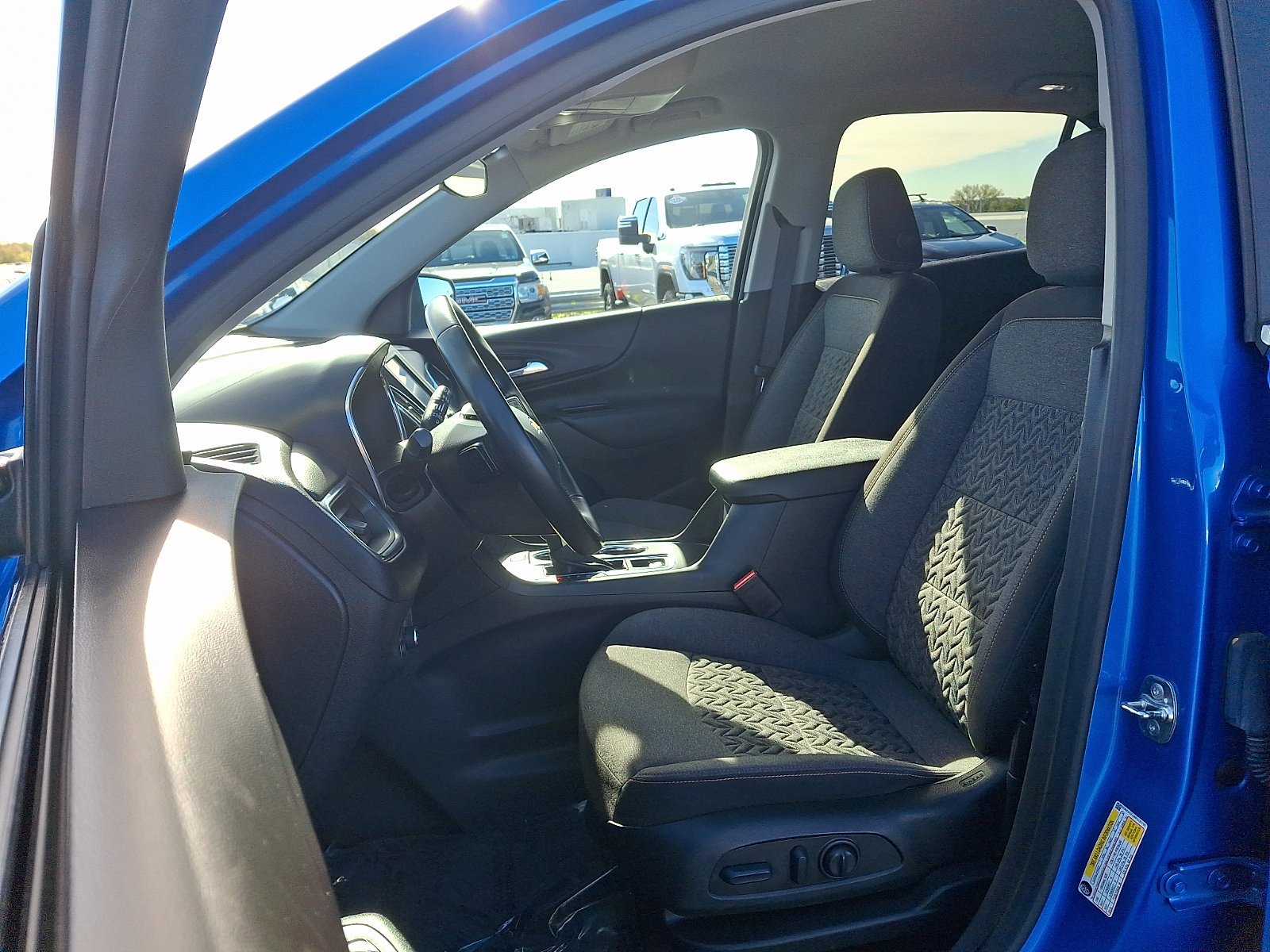 Used 2024 Chevrolet Equinox LT FWD image 13