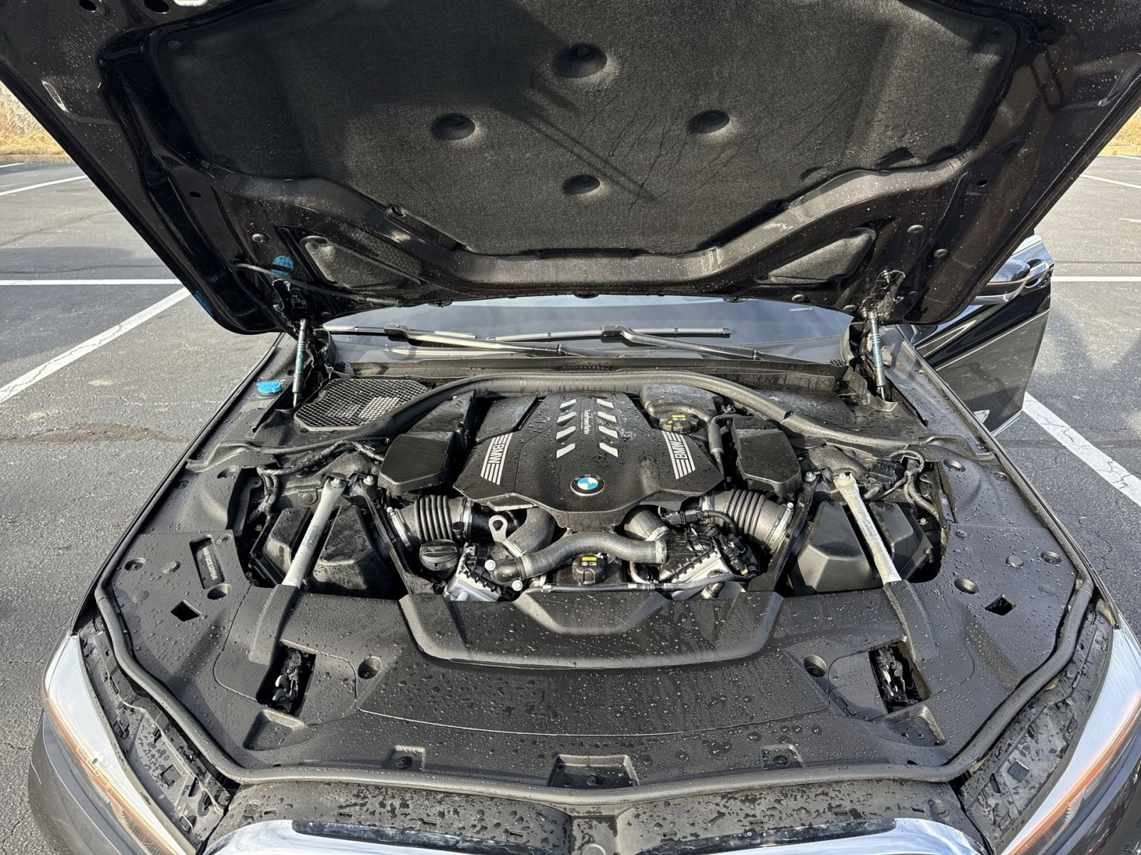 Used 2020 BMW 750i xDrive w/ Autobahn Package image 37