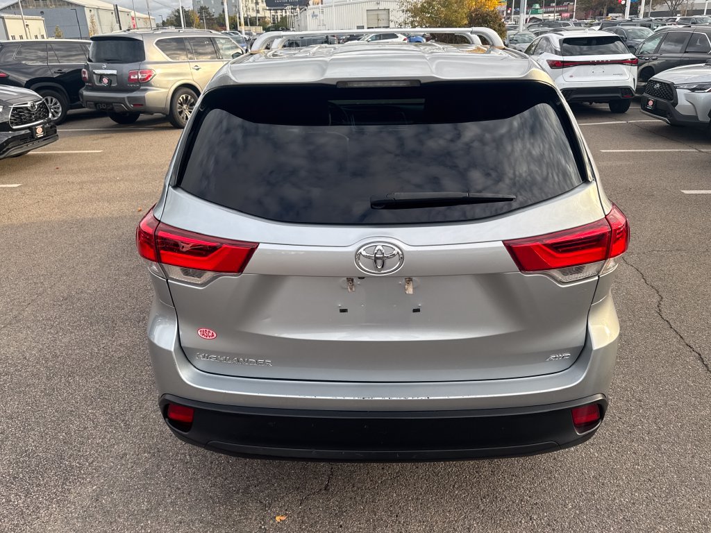 Used 2019 Toyota Highlander LE AWD/4WD image 6