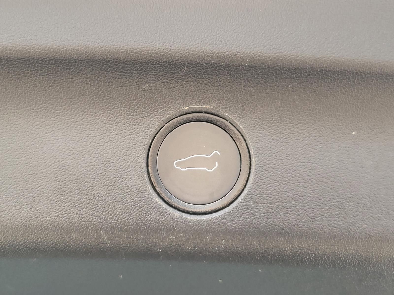 Used 2021 Tesla Model Y Long Range image 11