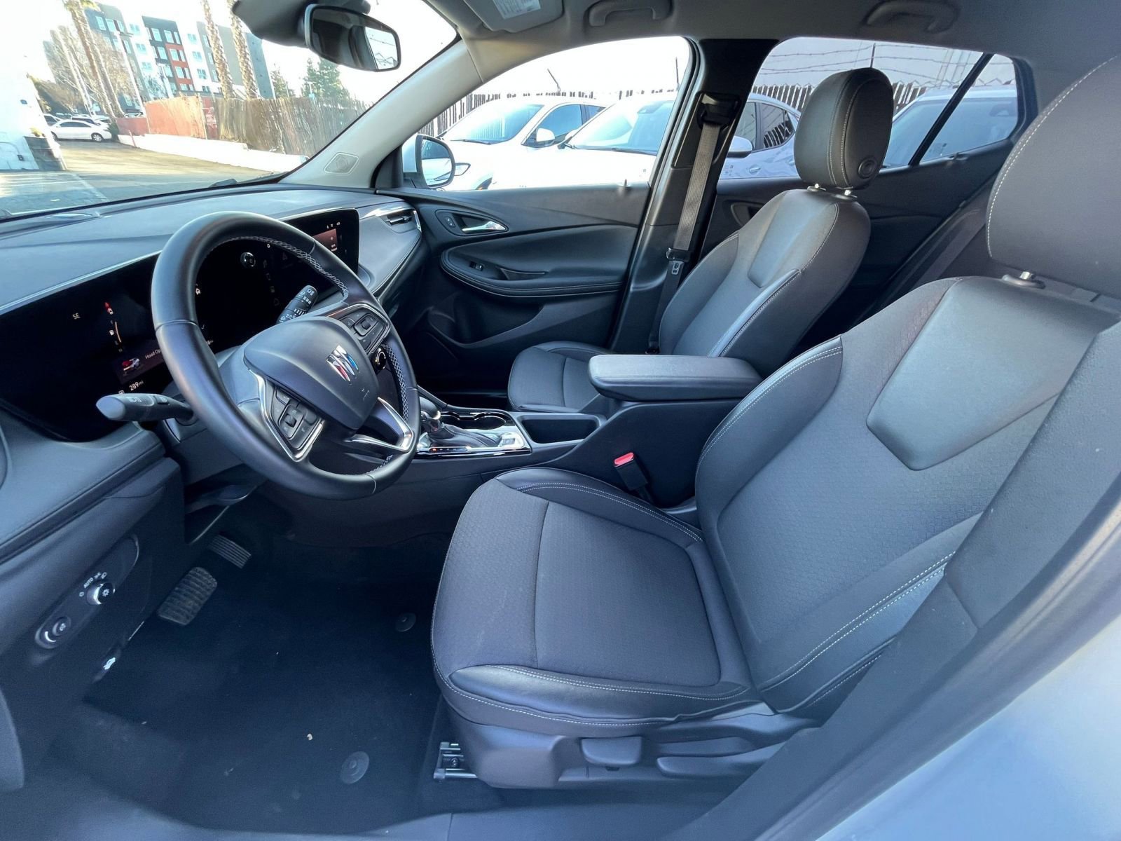 Used 2025 Buick Encore GX Preferred image 25