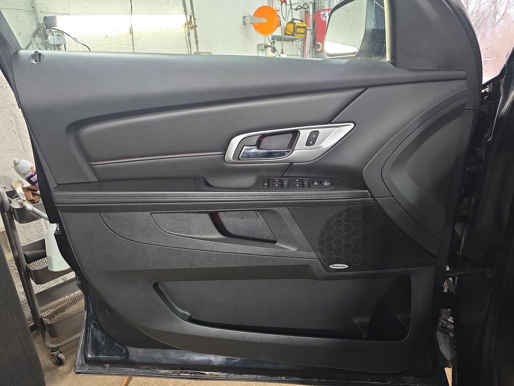 Used 2017 GMC Terrain SLT w/ Open Road Package image 25