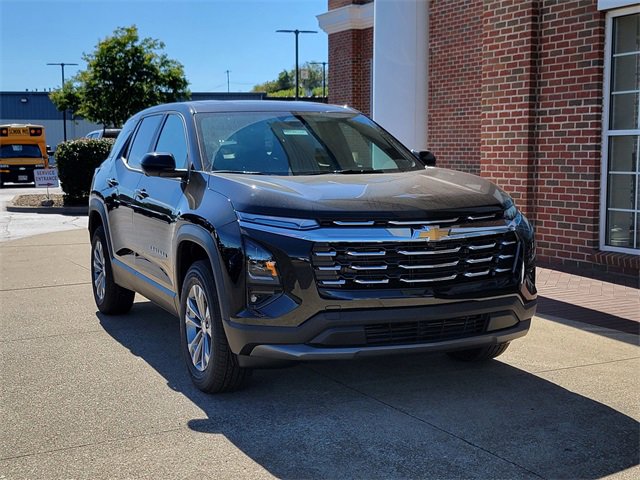 New 2026 Chevrolet Equinox LT w/ Convenience Package II image 3