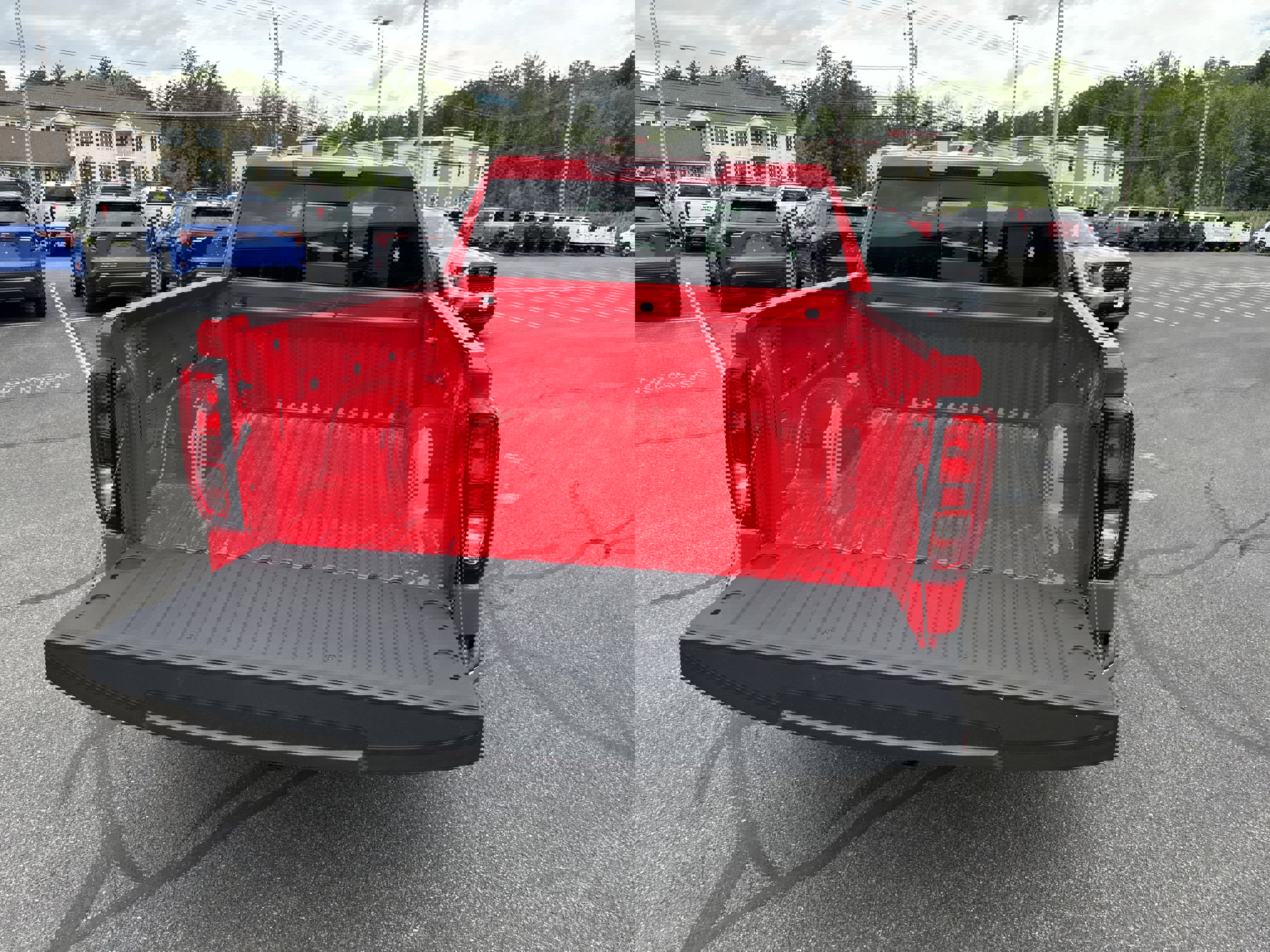 New 2025 GMC Sierra 1500 SLE w/ Preferred Package image 5