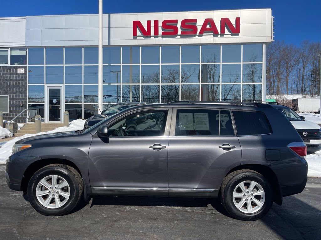 Used 2012 Toyota Highlander 4WD w/ Tech Pkg video 2