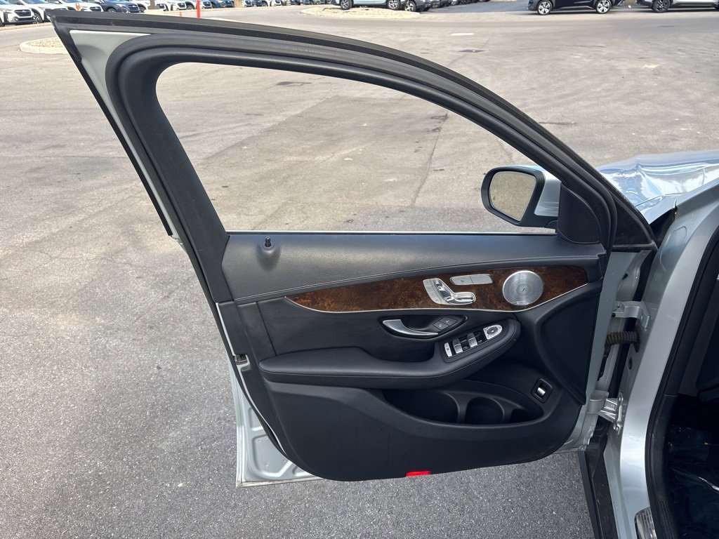 Used 2016 Mercedes-Benz GLC 300 4MATIC image 19