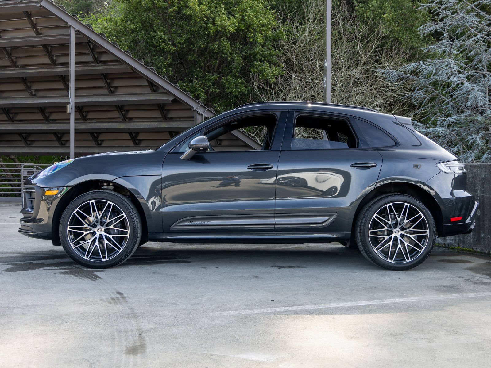 New 2026 Porsche Macan Turbo AWD/4WD image 2