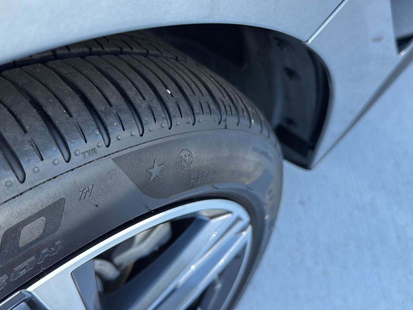 Used 2025 BMW 430i xDrive w/ Premium Package image 37