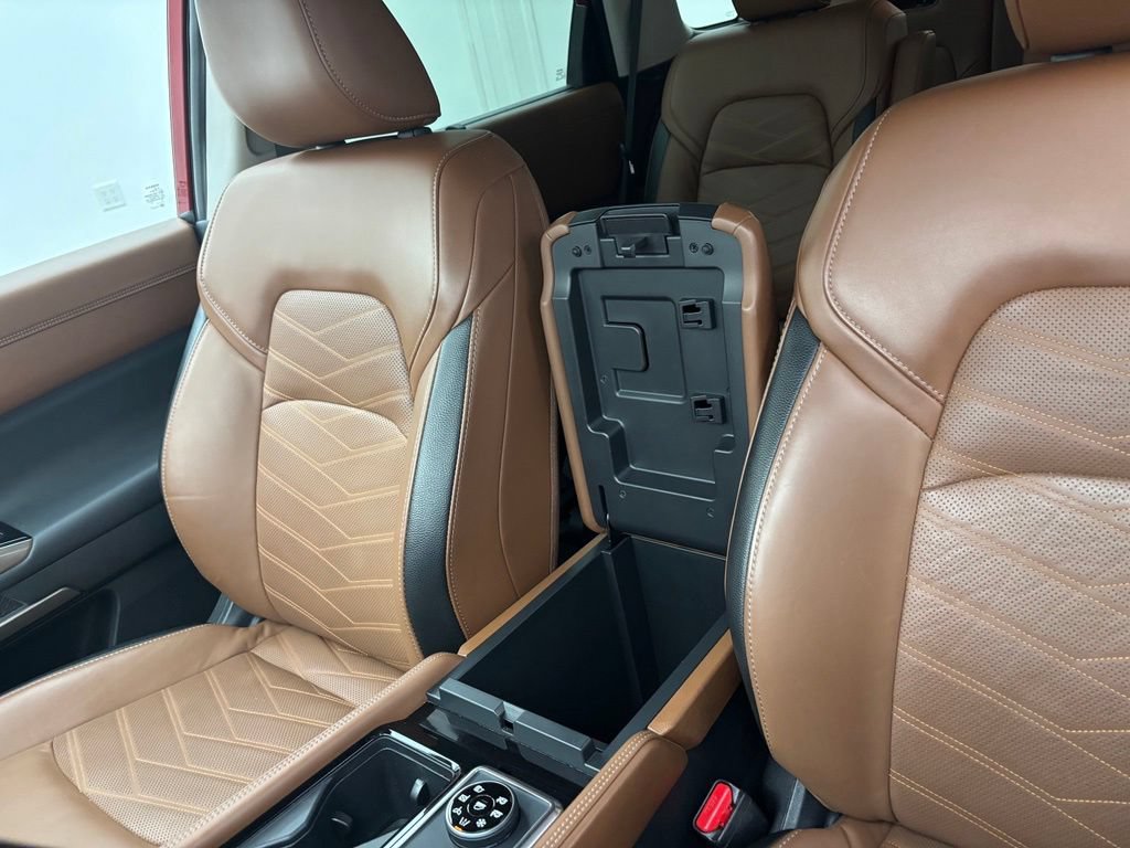 Used 2023 Nissan Pathfinder Platinum AWD/4WD image 26